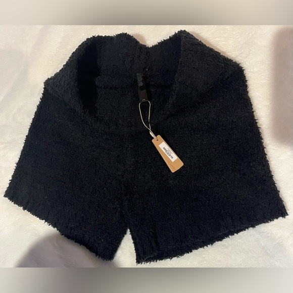 Skims Sz Women’s L/XL black cozy knit teddy bear soft shorts NWT! - Picture 2 of 8